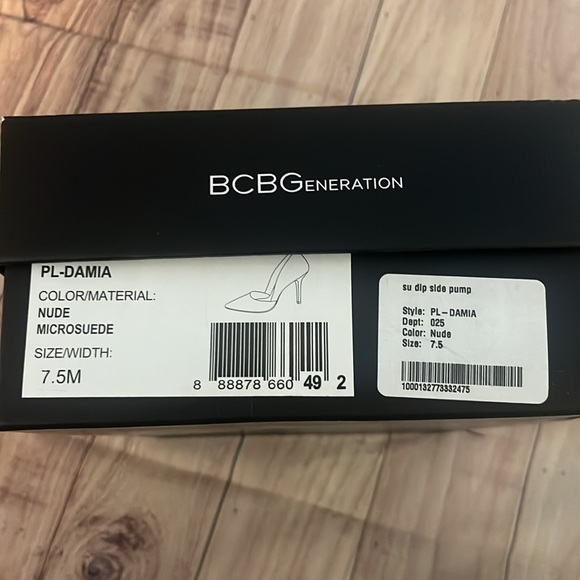 BCBG tan microsuede pumps…they go with everything! - Picture 5 of 5